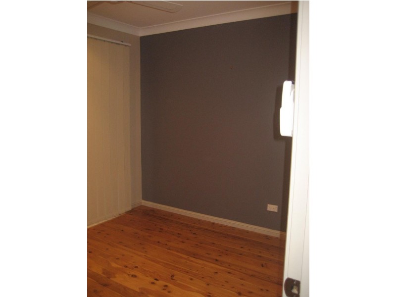 75 Captain Cook, Barrack Heights NSW 2528