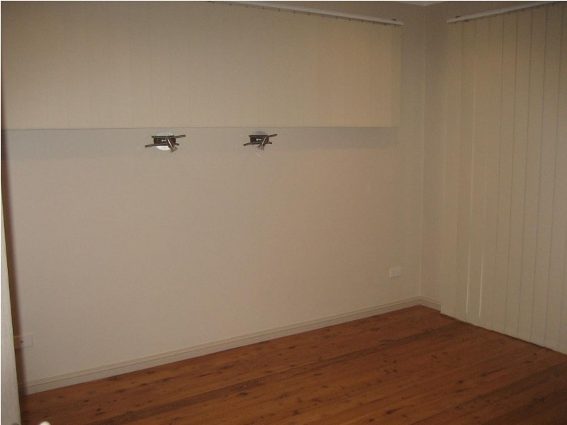 75 Captain Cook, Barrack Heights NSW 2528