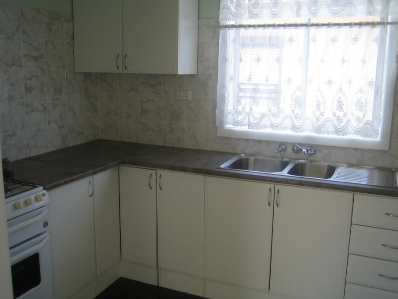 184 Flagstaff Road, Lake Heights NSW 2502