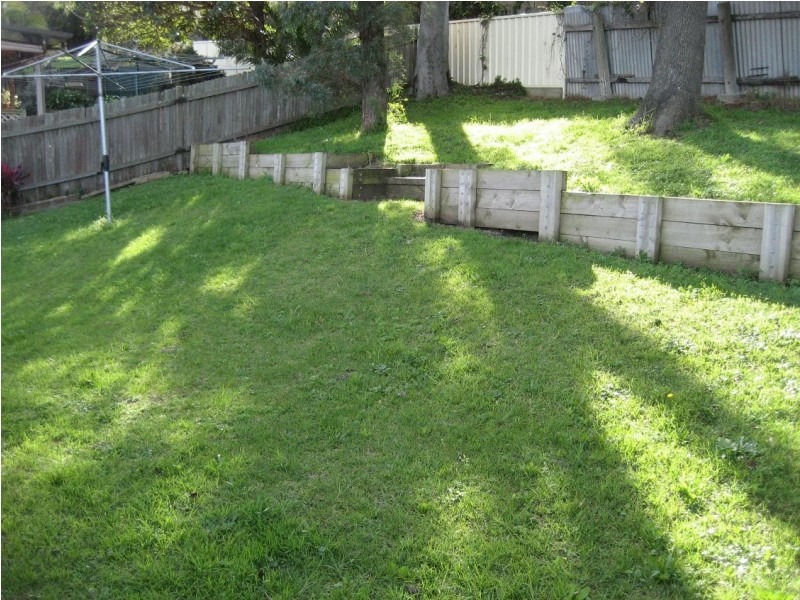 380 Northcliffe Drive, Lake Heights NSW 2502