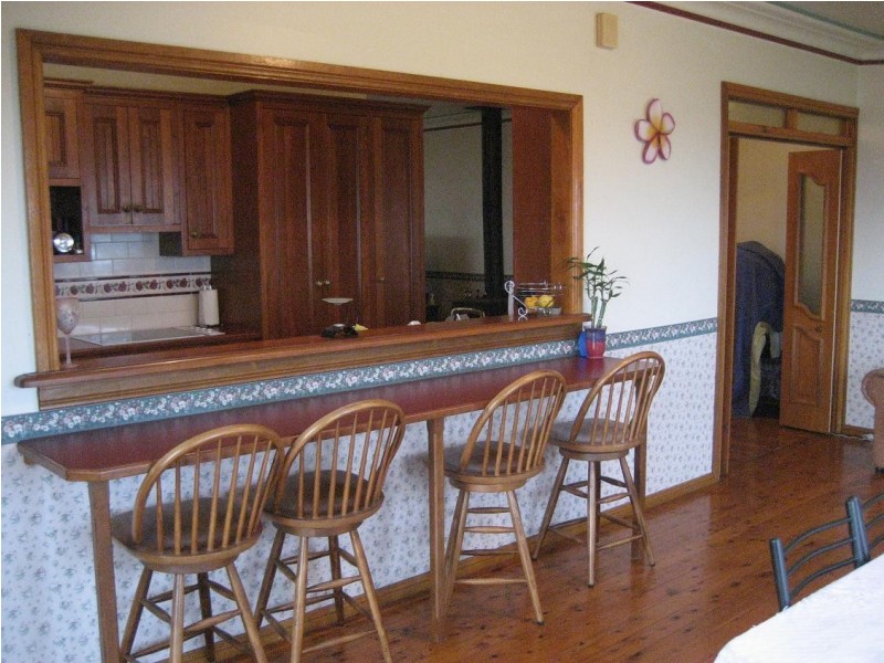 243 Flagstaff Road, Lake Heights NSW 2502