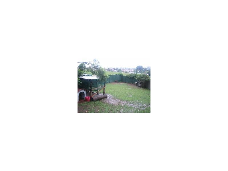 243 Flagstaff Road, Lake Heights NSW 2502