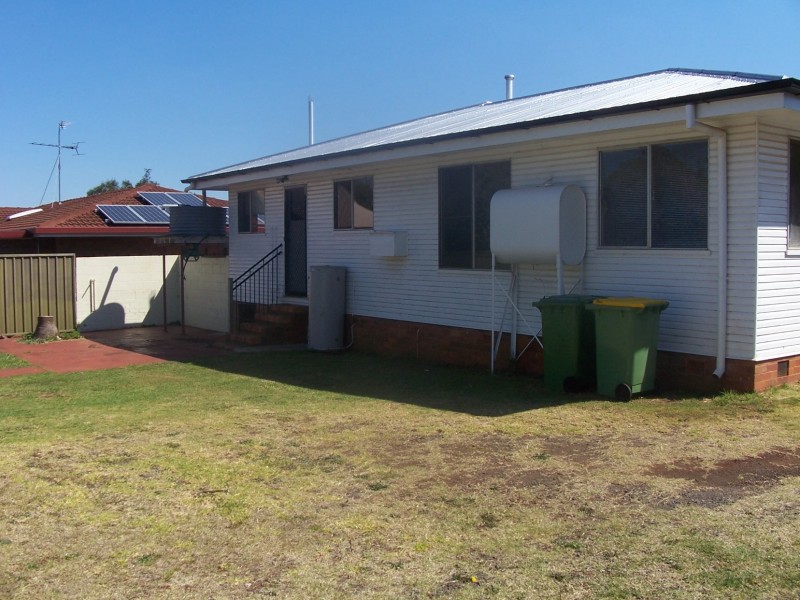 26 rowbotham, Rangeville QLD 4350