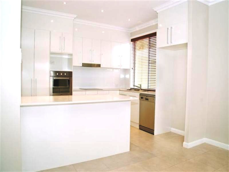 1/245A mackenzie, Centenary Heights QLD 4350