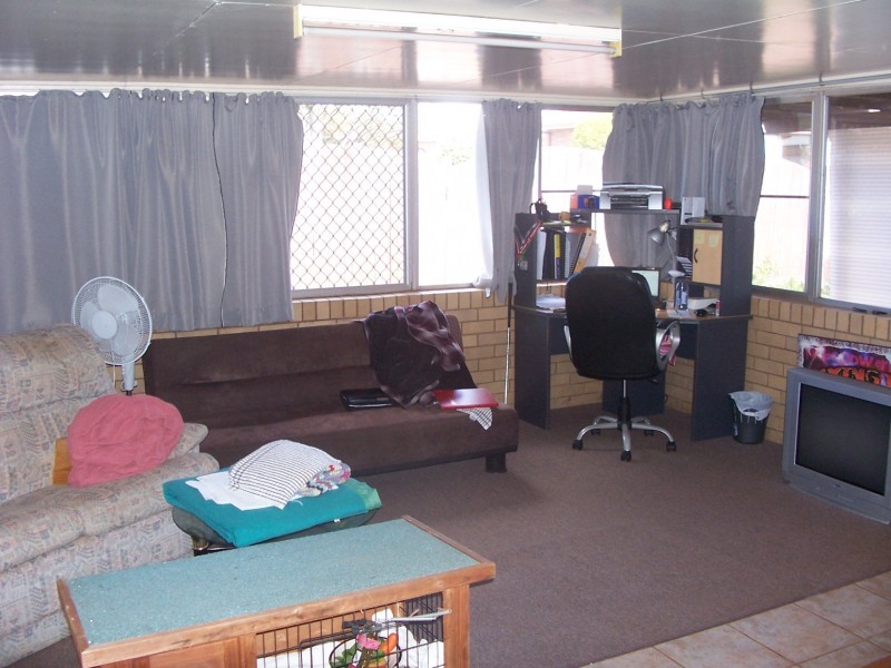 40 eiser, Harristown QLD 4350