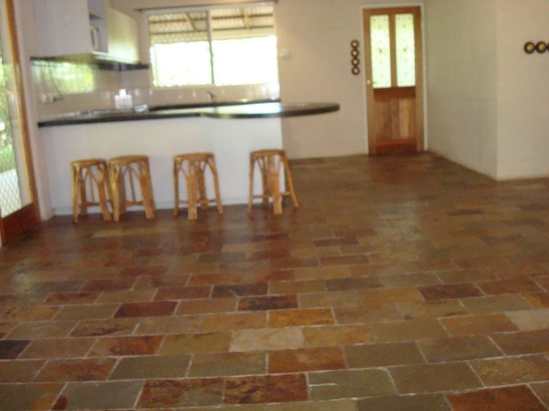 DURIAN ROAD, Virginia NT 0822