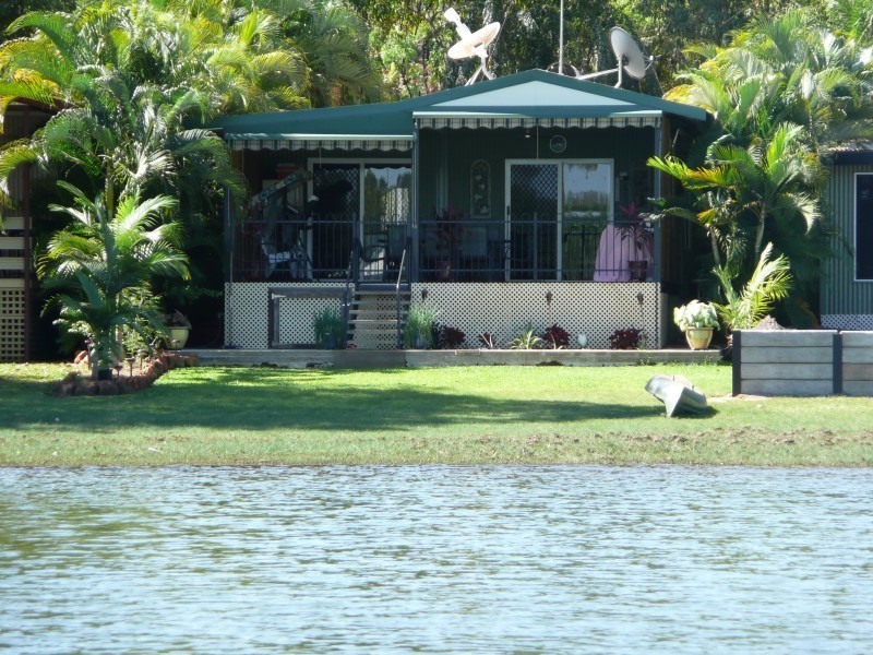 Lake Bennett NT 0822