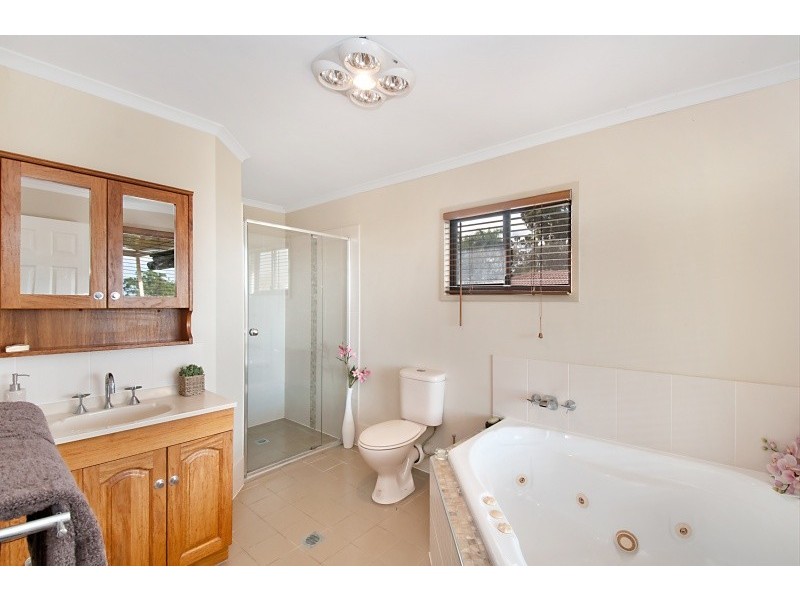76 Castle Hill Dve, Gaven QLD 4211