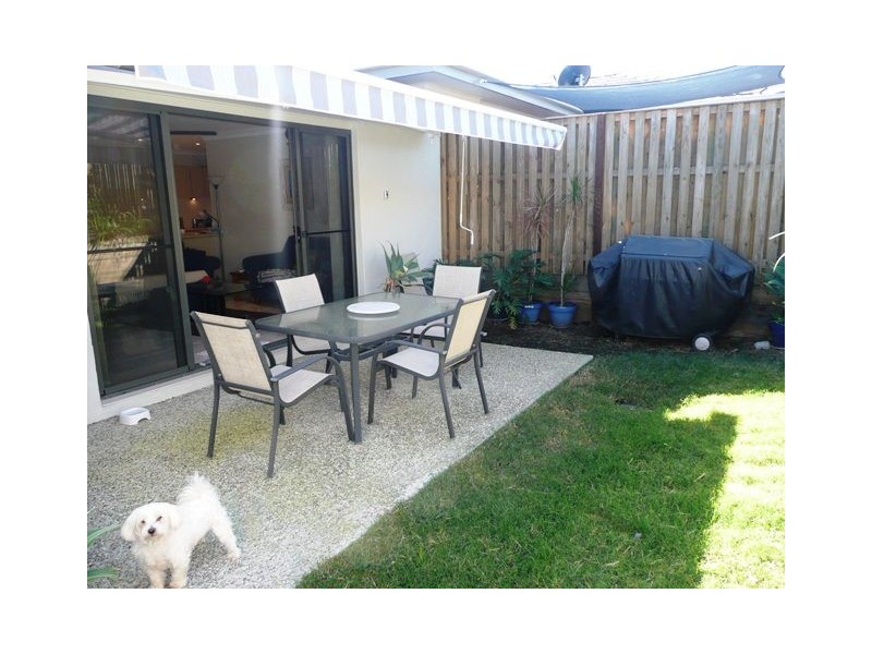 26 Faraday St, Pacific Pines QLD 4211