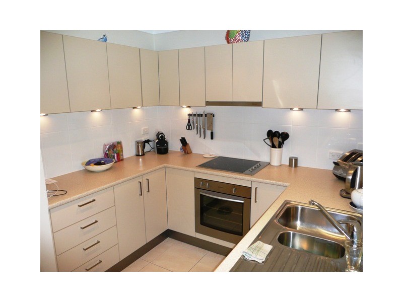 26 Faraday St, Pacific Pines QLD 4211