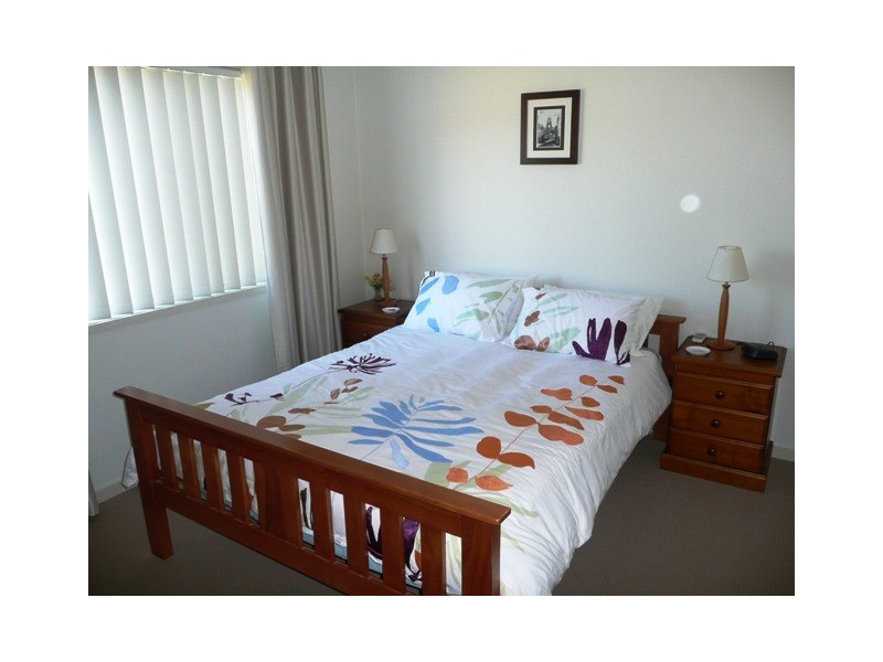 26 Faraday St, Pacific Pines QLD 4211