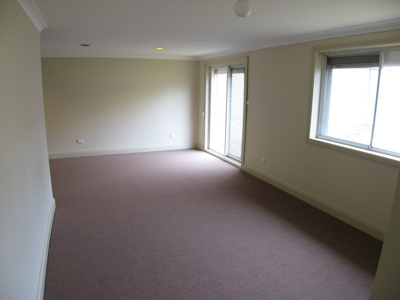 33 Ben Lomond Street, Bossley Park NSW 2176