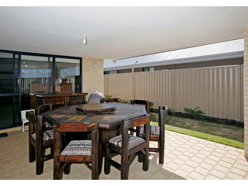 6 Wicklow Circle, Darch WA 6065