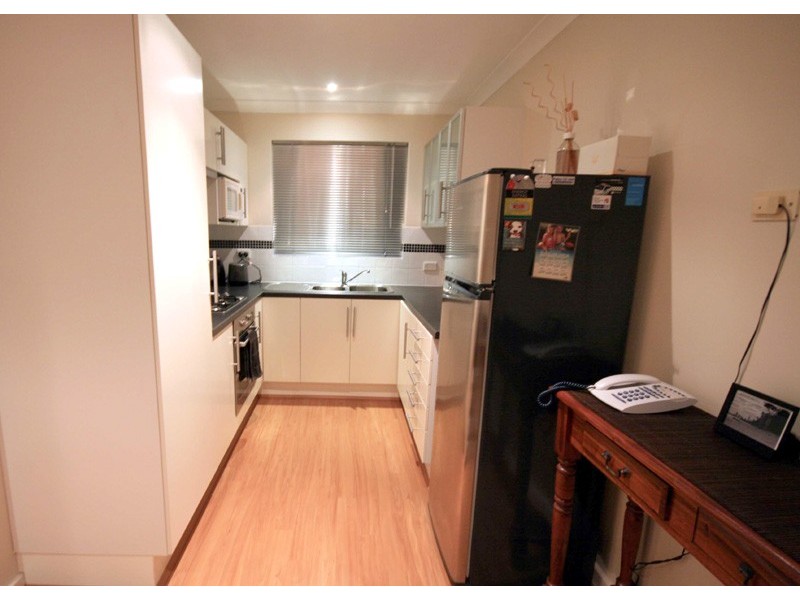 2/18 Waterloo Street, Joondanna WA 6060