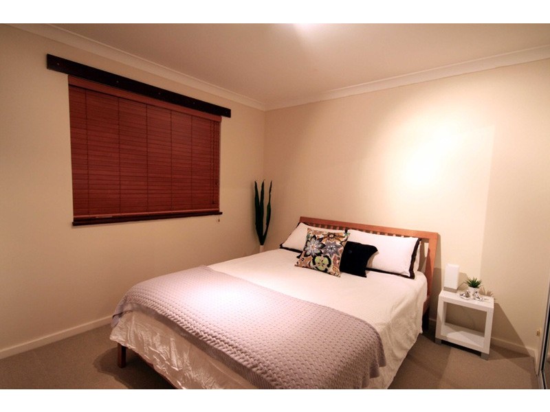 2/18 Waterloo Street, Joondanna WA 6060