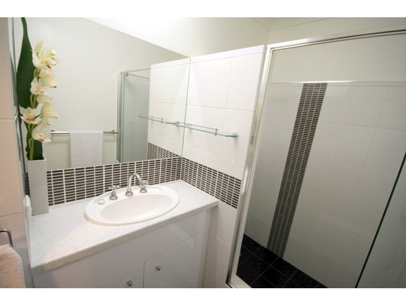 2/18 Waterloo Street, Joondanna WA 6060