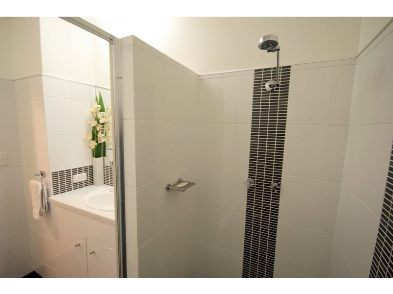 2/18 Waterloo Street, Joondanna WA 6060