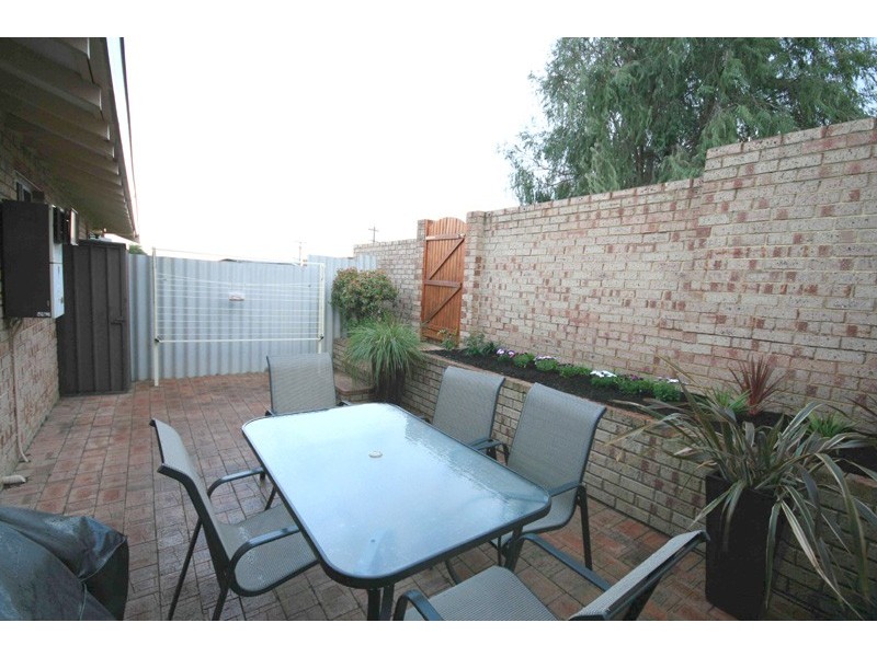 2/18 Waterloo Street, Joondanna WA 6060