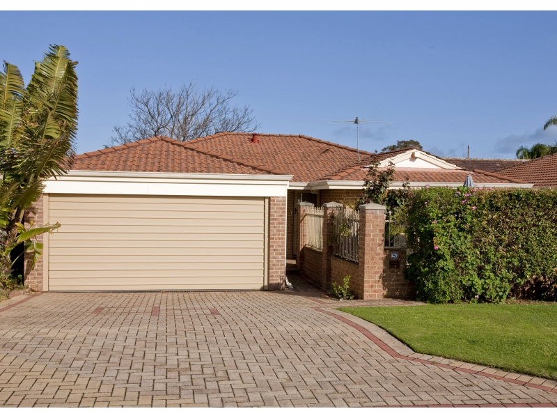 5 Lynton Street, Doubleview WA 6018