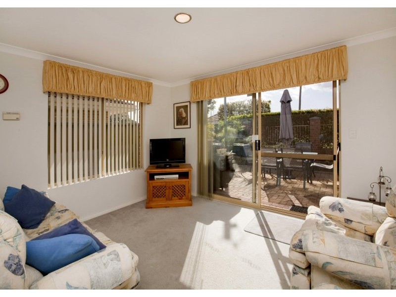 5 Lynton Street, Doubleview WA 6018