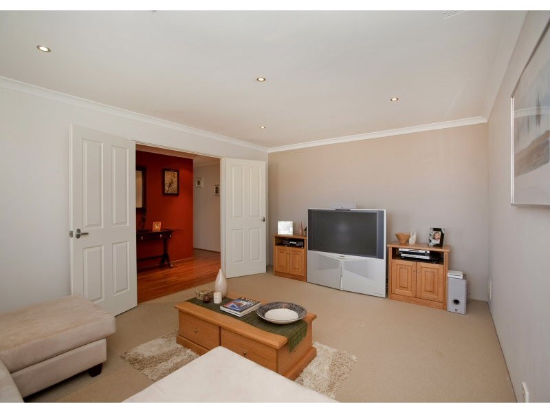 24 Oldham Pass, High Wycombe WA 6057