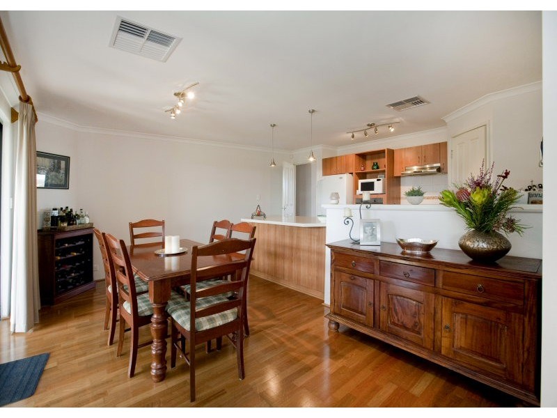 24 Oldham Pass, High Wycombe WA 6057