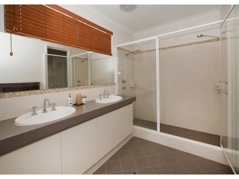 24 Oldham Pass, High Wycombe WA 6057