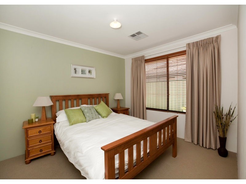 24 Oldham Pass, High Wycombe WA 6057