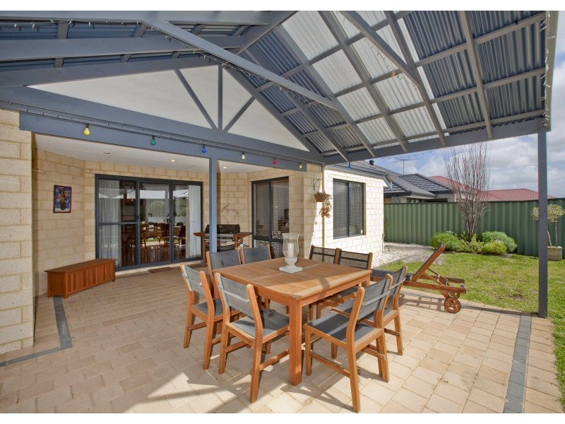 24 Oldham Pass, High Wycombe WA 6057