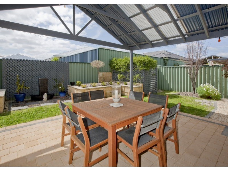 24 Oldham Pass, High Wycombe WA 6057