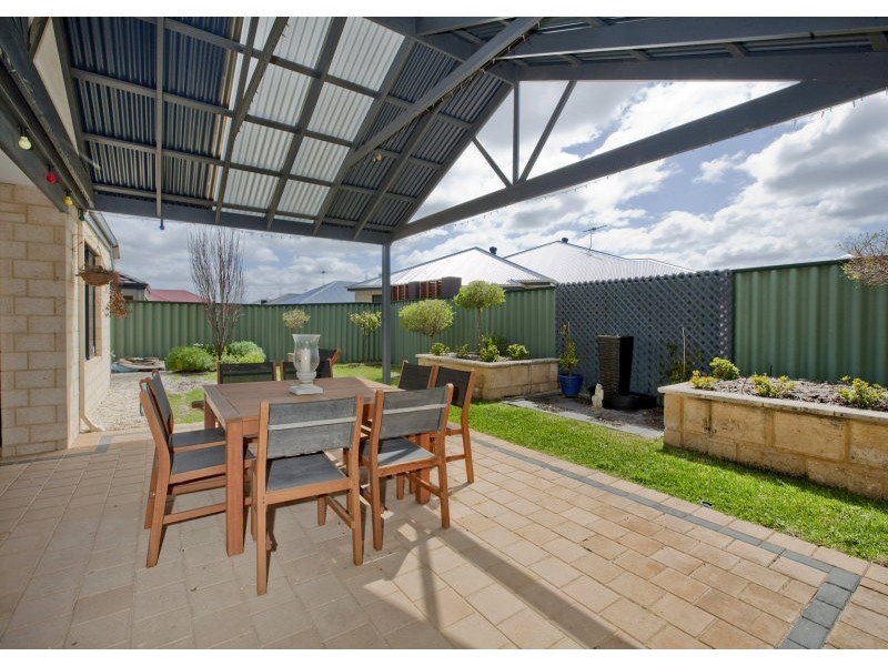 24 Oldham Pass, High Wycombe WA 6057