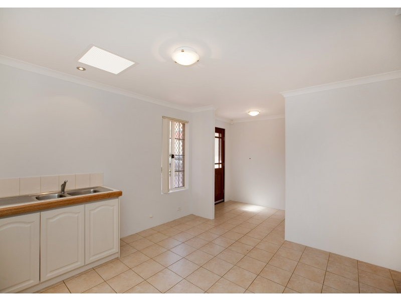 2/3 Hove Court, Nollamara WA 6061
