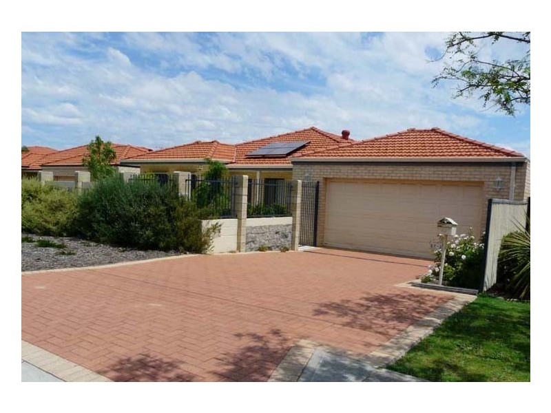 2/3 Stockman Way, Cannington WA 6107