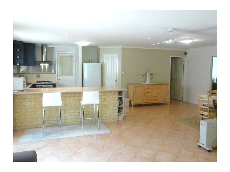 2/3 Stockman Way, Cannington WA 6107