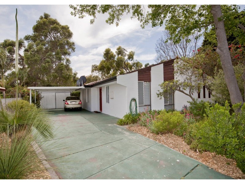 31 Aralia WAy, Forrestfield WA 6058