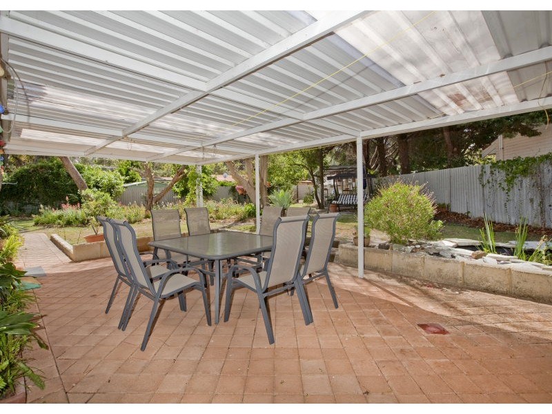 31 Aralia WAy, Forrestfield WA 6058