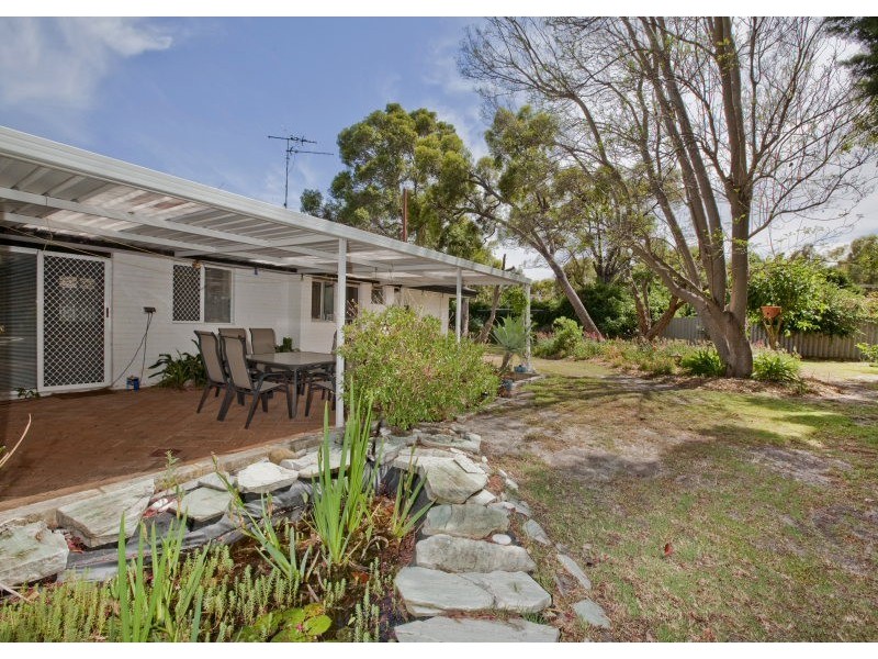 31 Aralia WAy, Forrestfield WA 6058