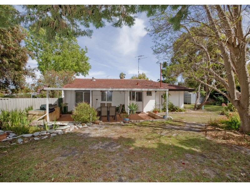 31 Aralia WAy, Forrestfield WA 6058