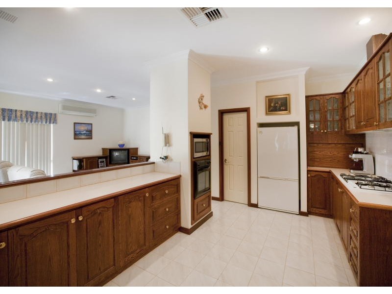 25 Sanderson Road, Bull Creek WA 6149