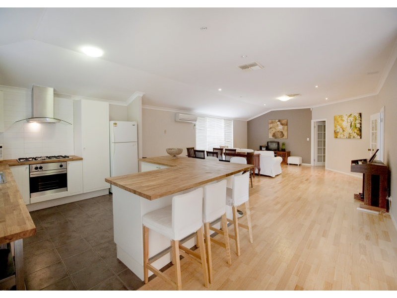 27 Birralee Loop, Innaloo WA 6018