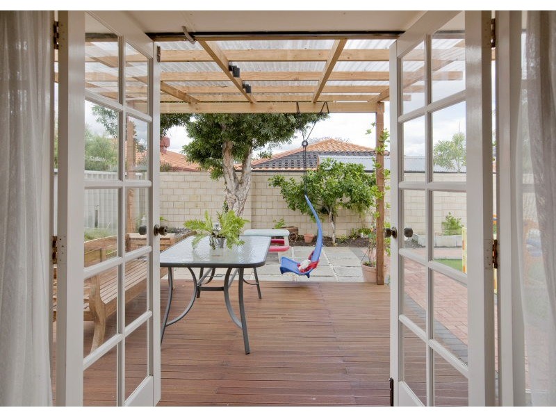 27 Birralee Loop, Innaloo WA 6018