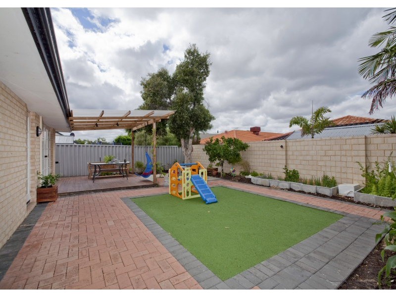 27 Birralee Loop, Innaloo WA 6018