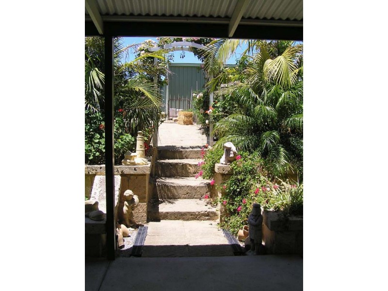 14 Larwood Elbow, Seabird WA 6042