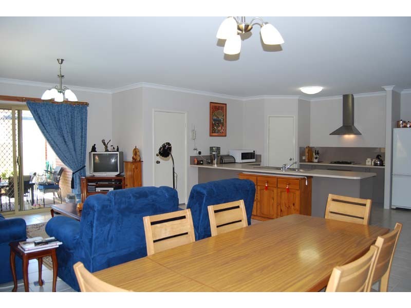 6 Cousins Turn, Baldivis WA 6171