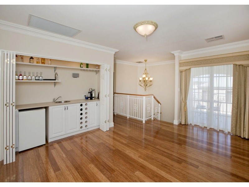 4 Scottsdale Court, Murdoch WA 6150