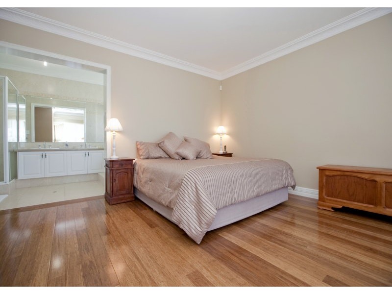 4 Scottsdale Court, Murdoch WA 6150
