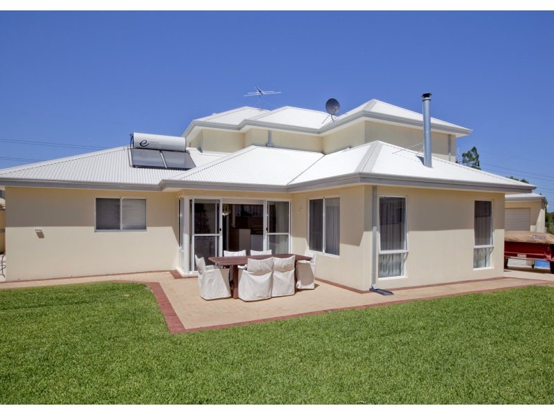 4 Scottsdale Court, Murdoch WA 6150