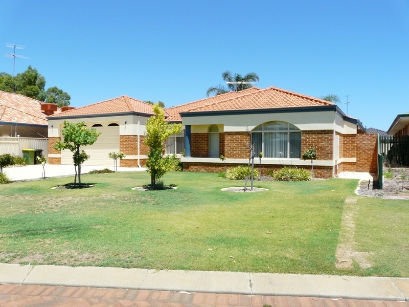 7 Lamont Court, Meadow Springs WA 6210