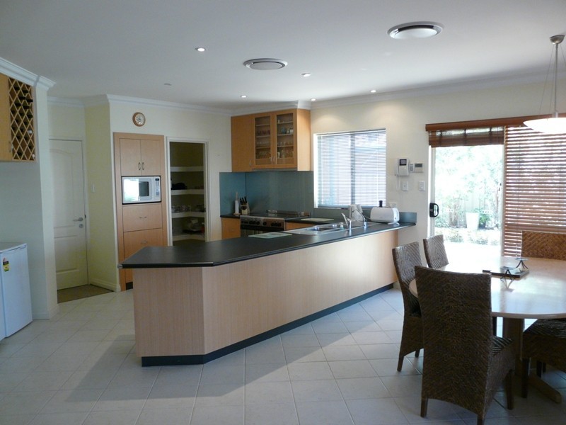 7 Lamont Court, Meadow Springs WA 6210