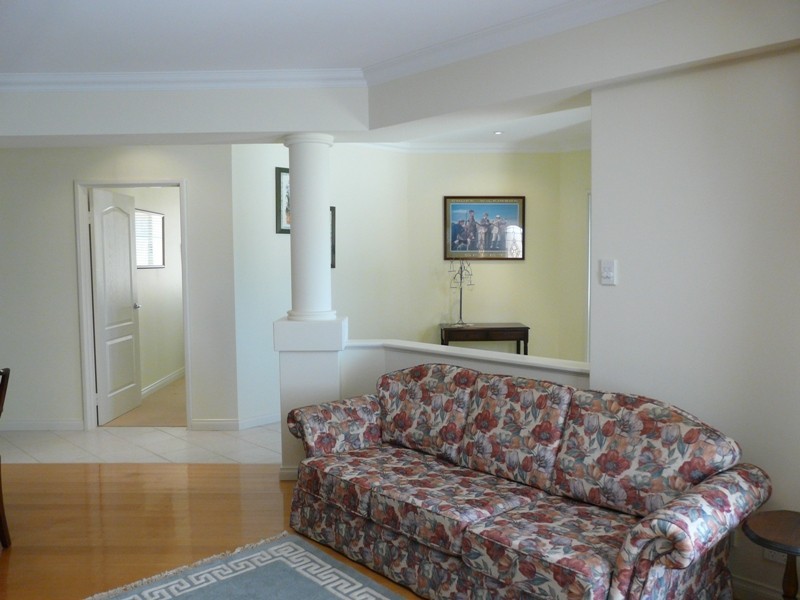 7 Lamont Court, Meadow Springs WA 6210